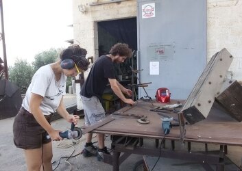 הכנת_התערוכה________________פז_שר__דיה_בלזר__