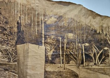 זיוה_ילין,_מה_שנשאר,_מיצב_תלוי_מקום,_טכניקה_מעורבת_על_נייר.