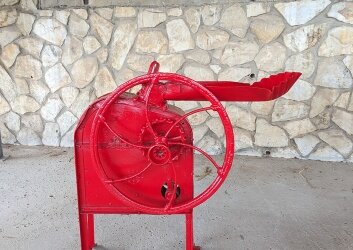 מכונה_לקילוף_תירס-_ההשראה_לונוס_בעמק